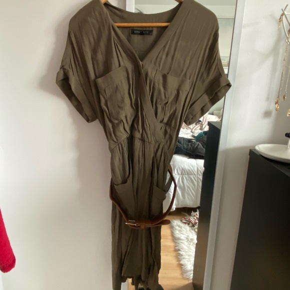 Green dress - Picture 1 of 5